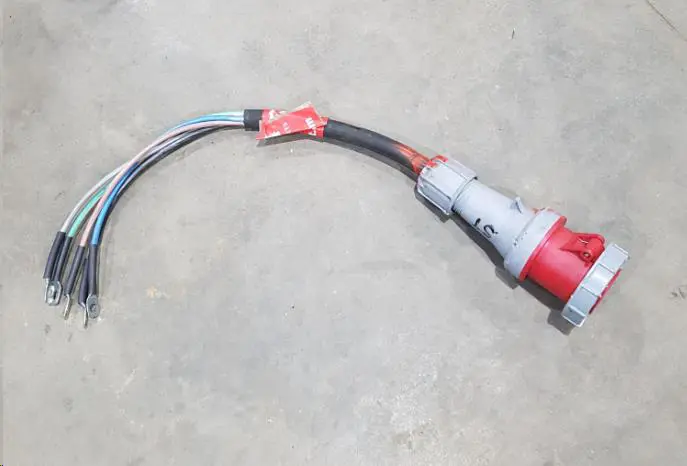 Kaabliüleminek M10 - 63A socket (mamma)