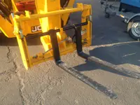 JCB 540-170  forks
