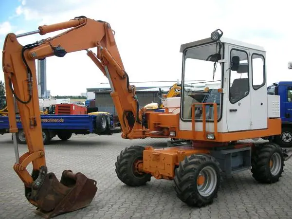 Wheeled excavators, <7t