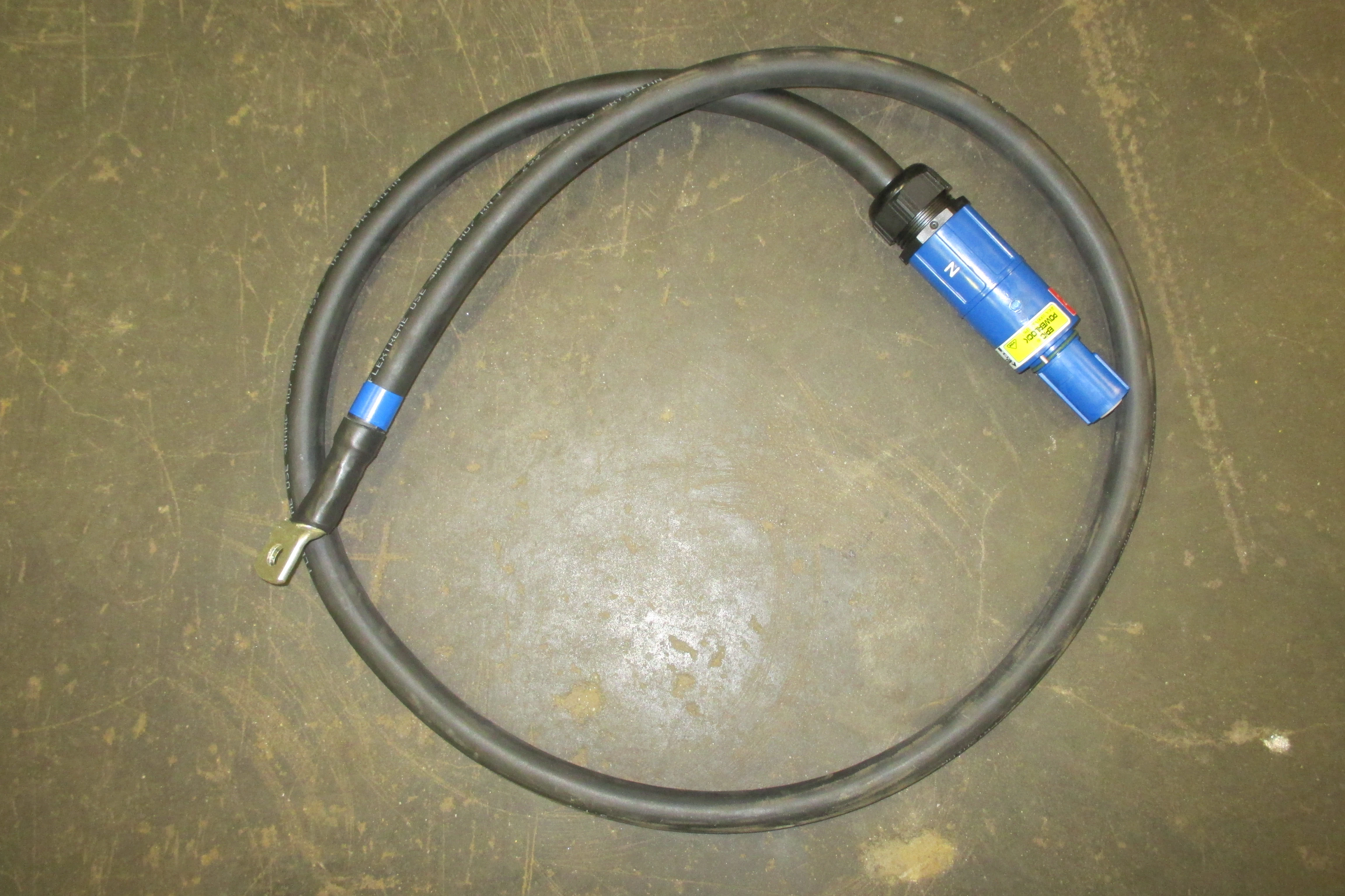 Kabelio perėjimas 120 mm2 (line drain/papka) - M12