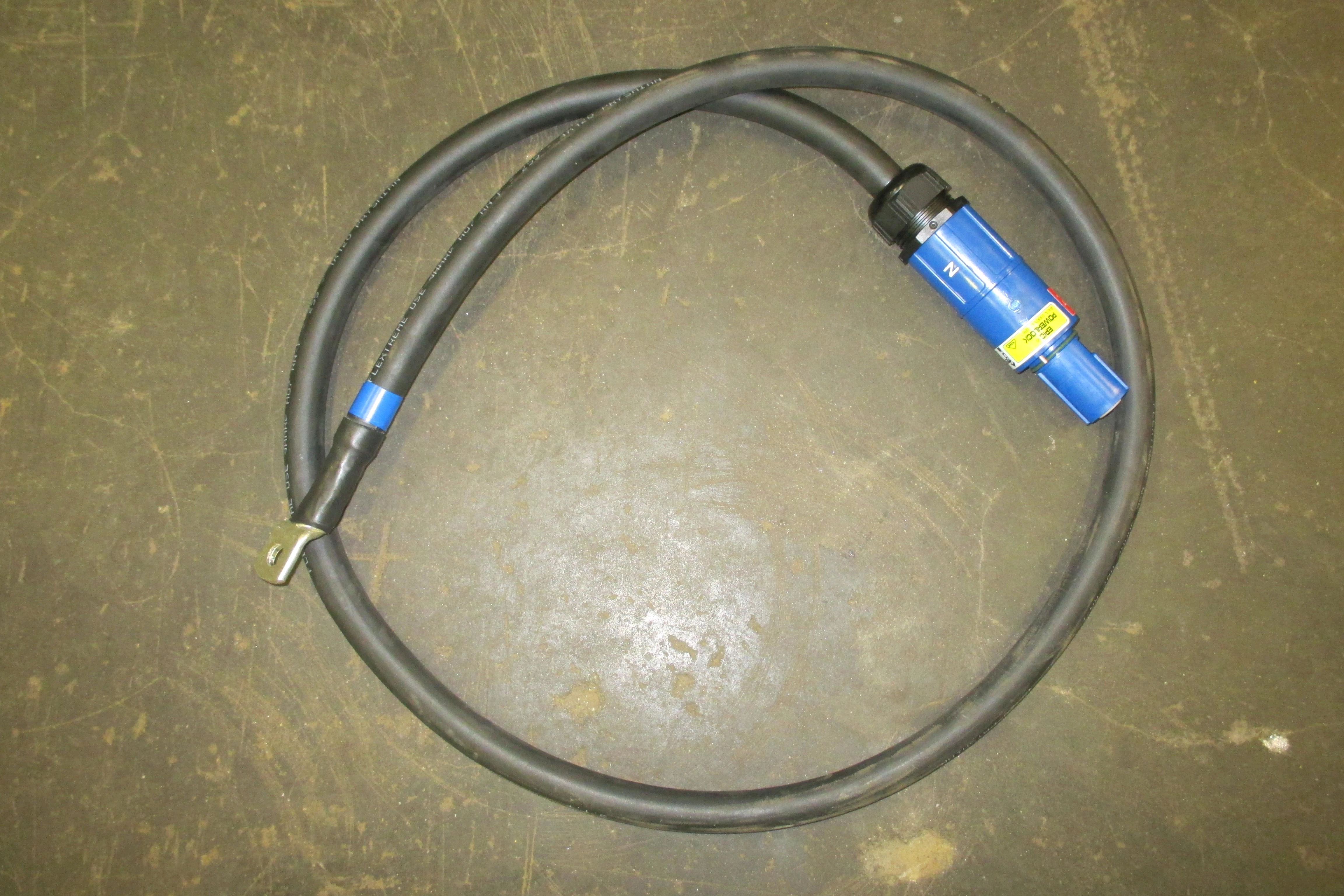 Kabelių perėjimas 150 mm2 (line drain/papka) - M12
