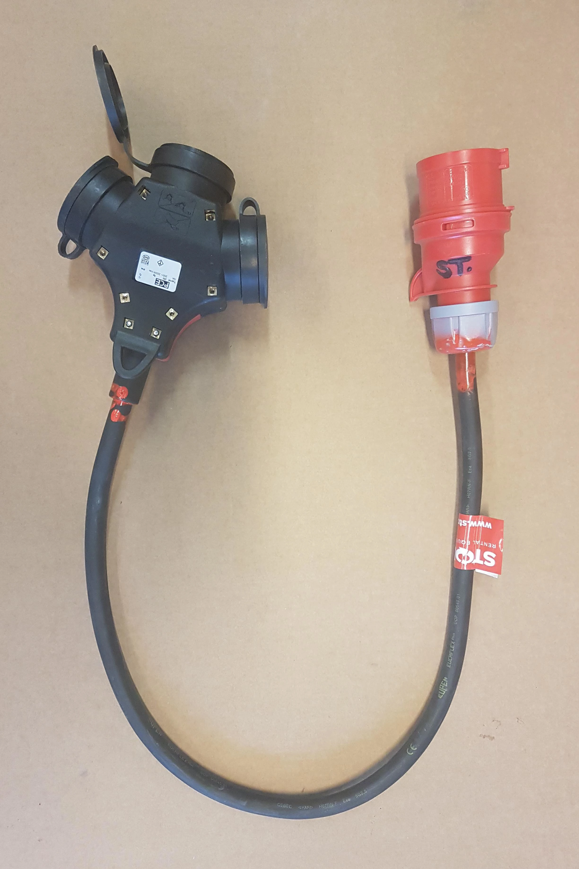 Kabelio perėjimas 3F 16A  - Schuko