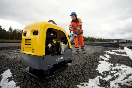 Plate compactor, <400kg, diesel, reverse