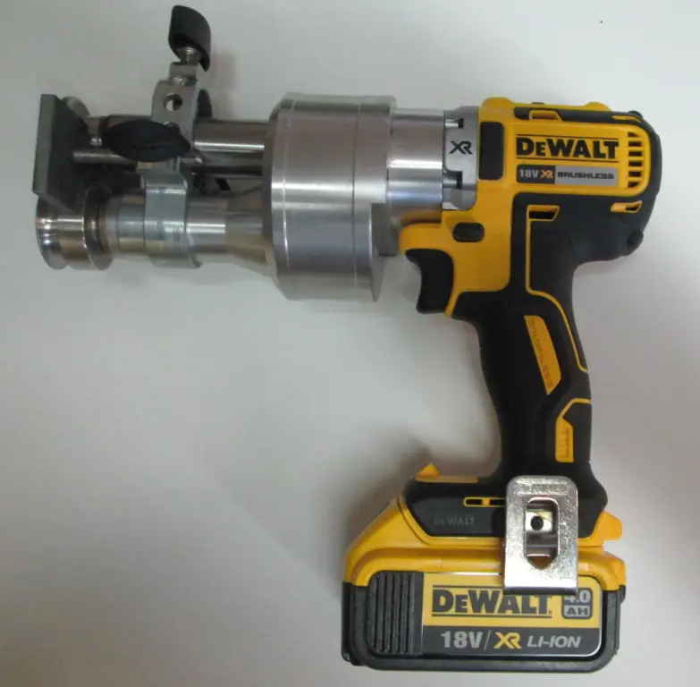 Cordless rolling device