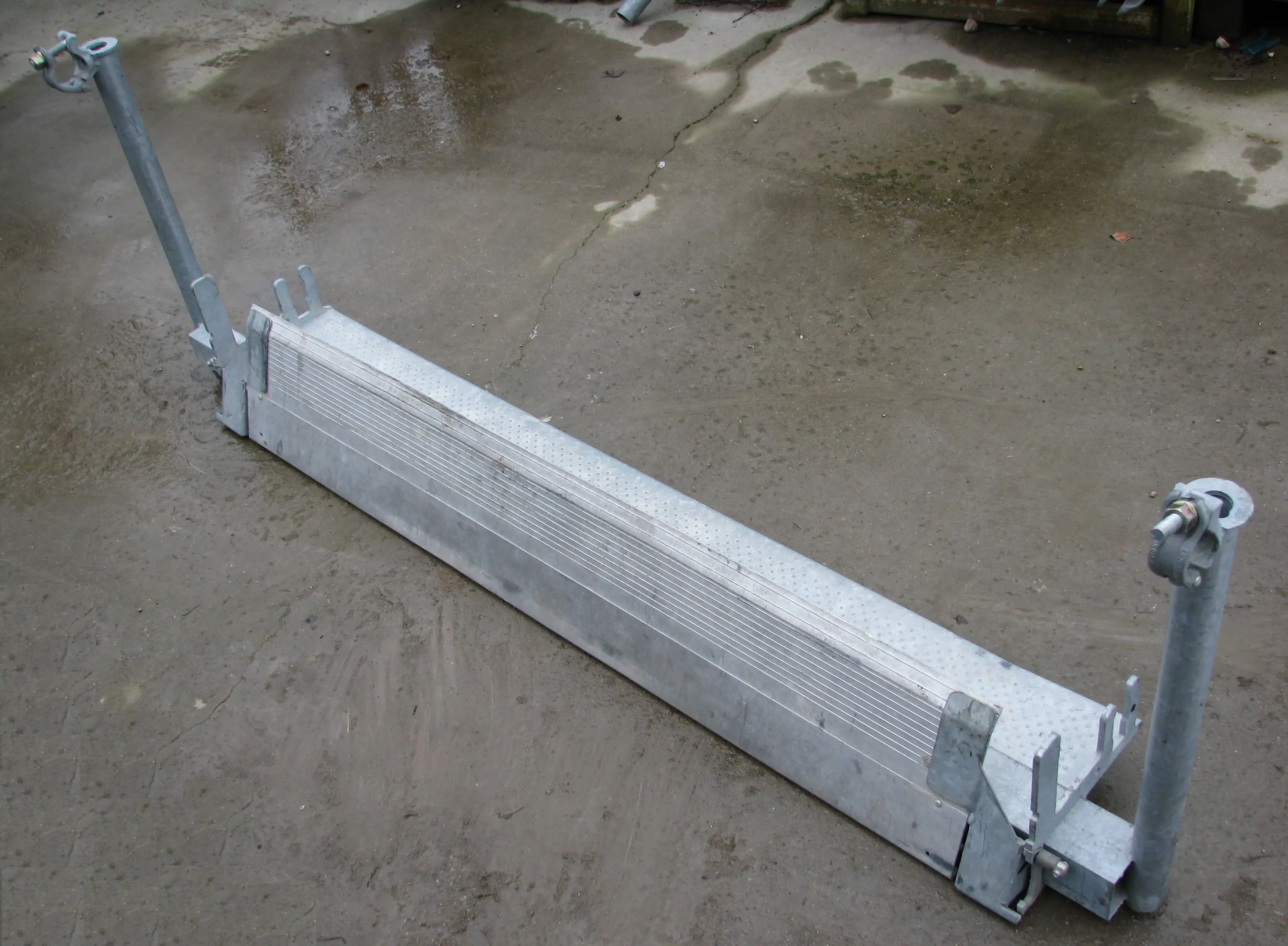 GEDA Landing Level Safety Gate "Comfort" - crossbeam with safety toe board (New type - with spring)