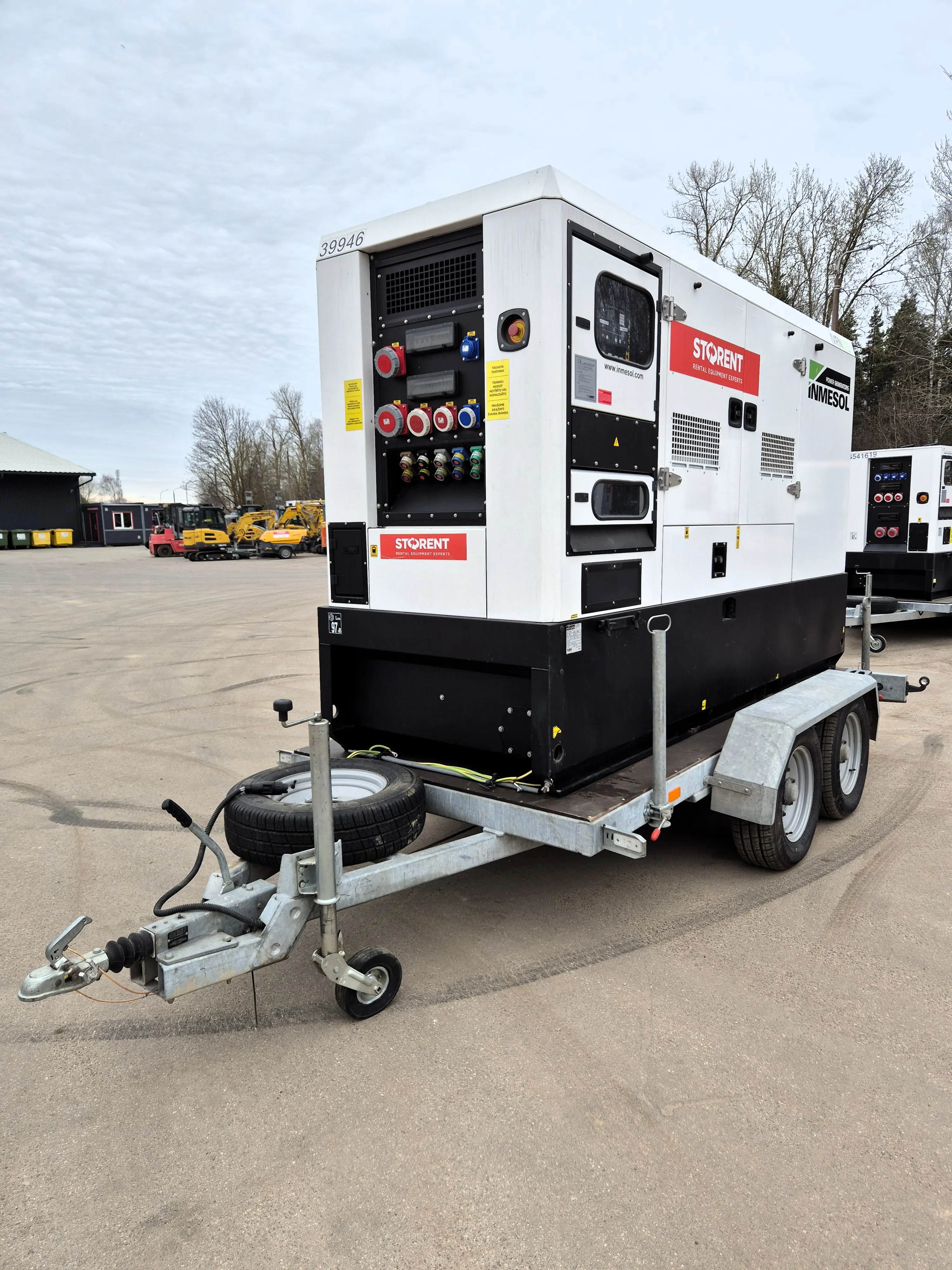 Dīzeļģenerators, puspiekabe, 200 kW