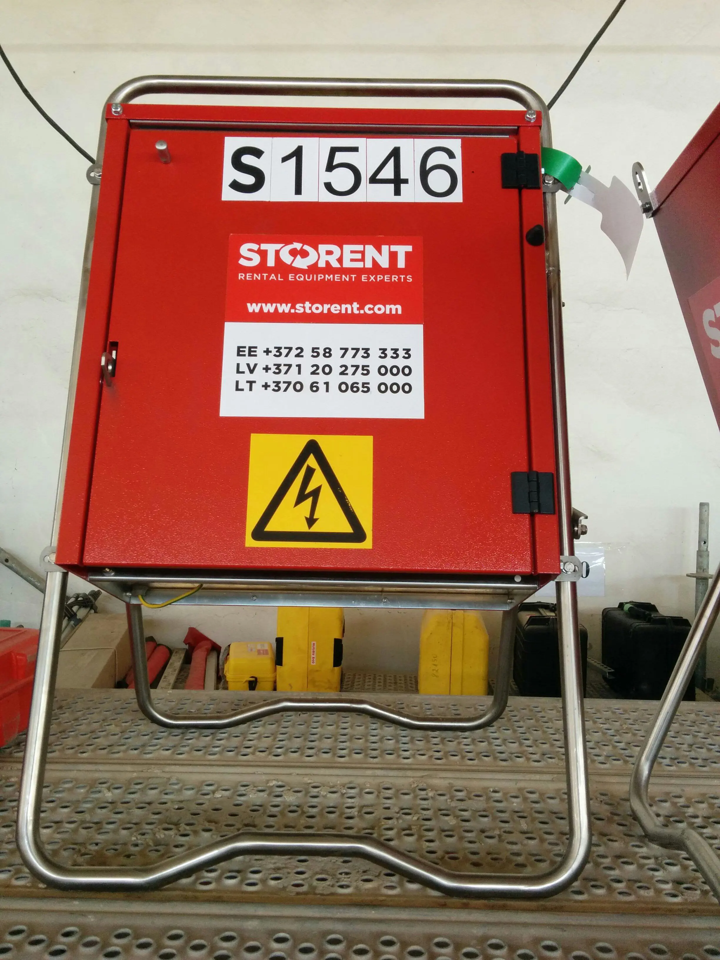 Transfer box 32A