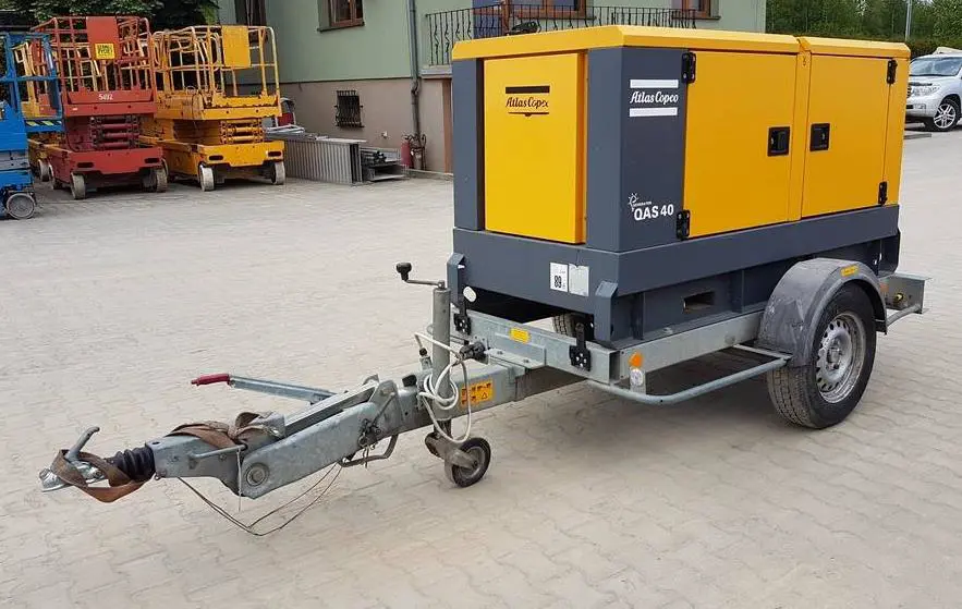 Puspiekabes dīzeļģenerators,34kW