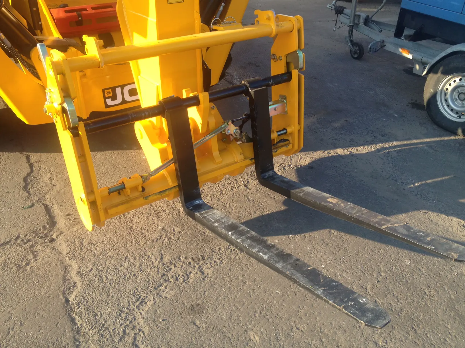 JCB 540-170  dakšas
