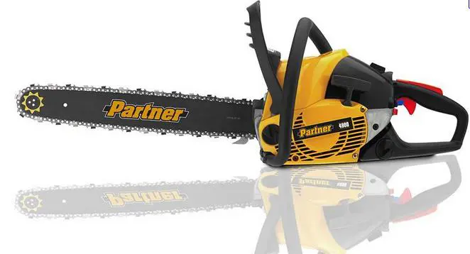 Ķēdes zāģis, benzīns, atslēdziņa, ķēdes aizsargs