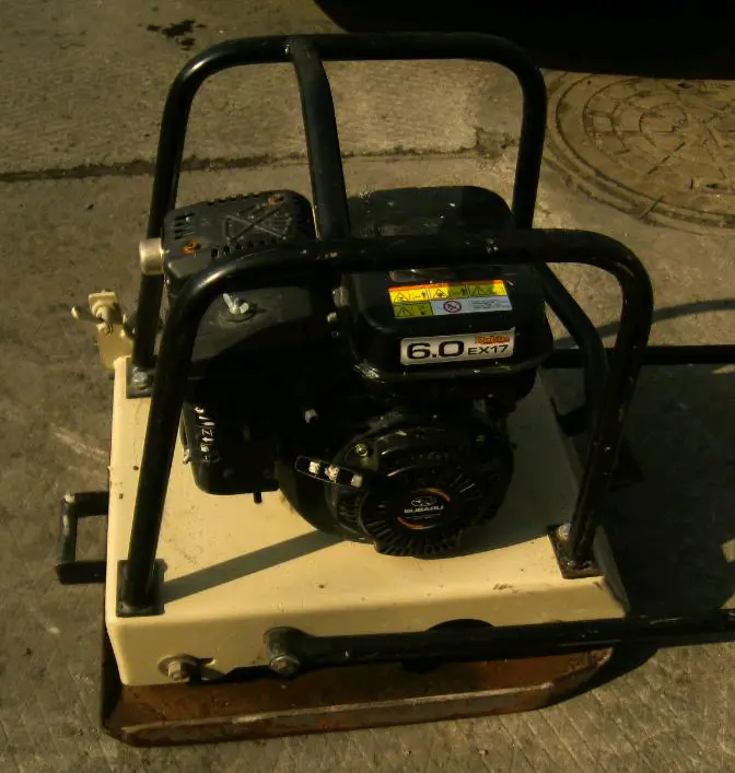 Plate compactor, 100 kg, petrol