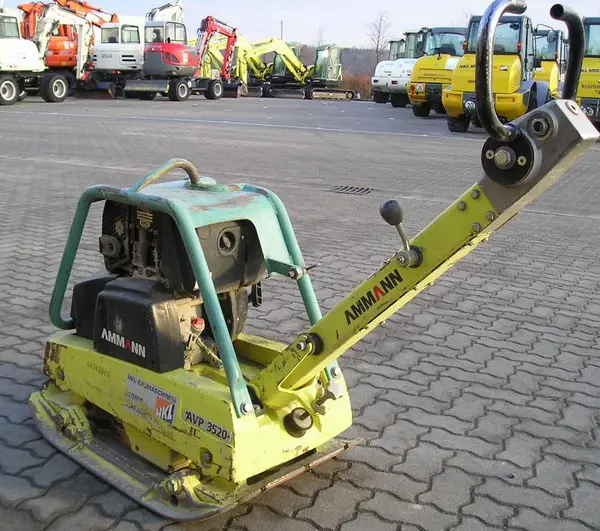 Plate compactor, <300kg, petrol, reversible