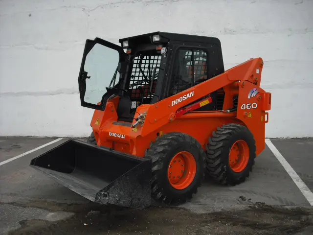 Skid steer, <4tt