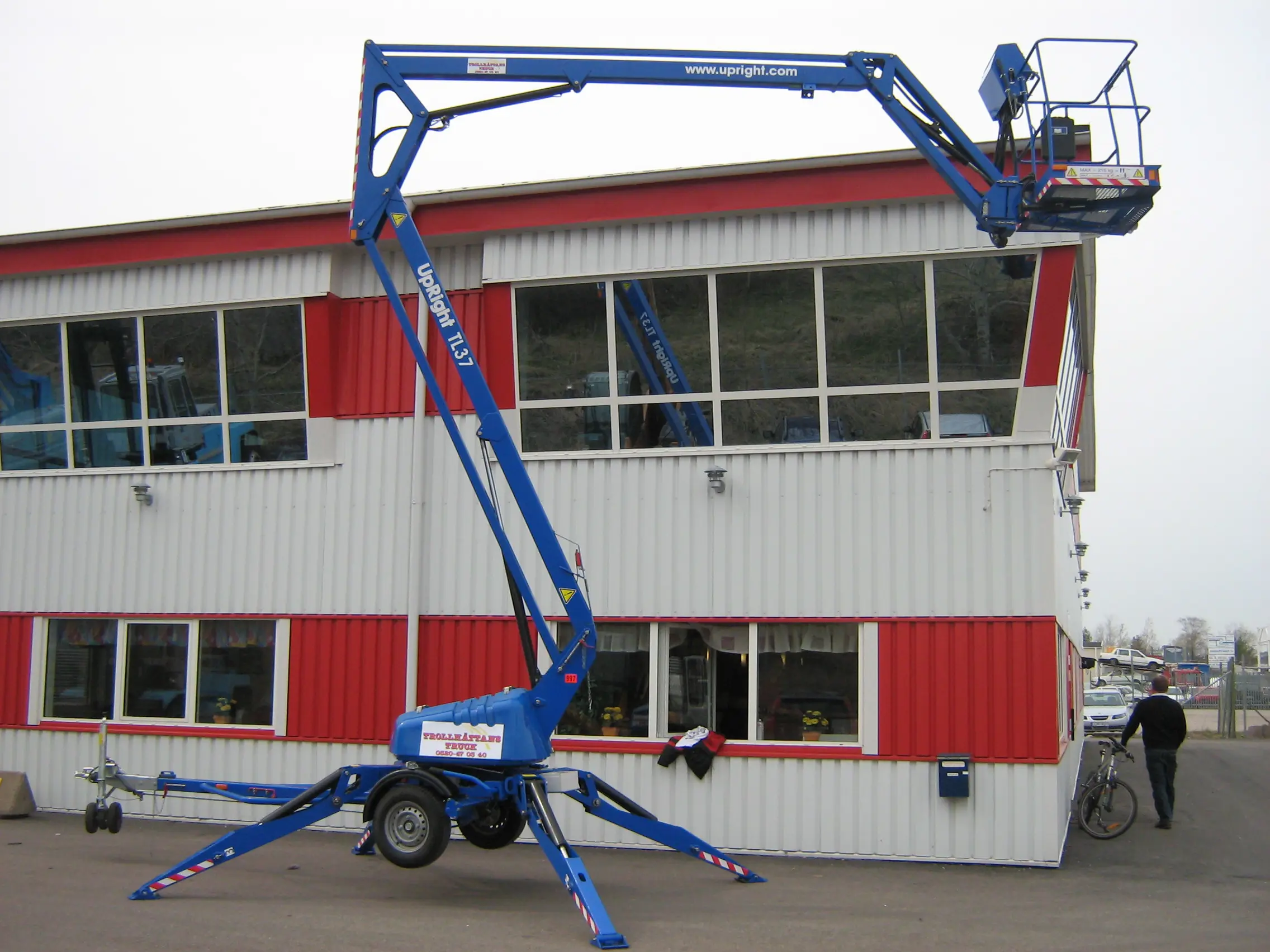 Trailer mounted lift (220V), 13,5m